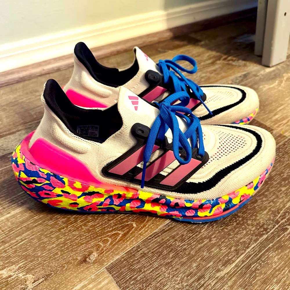 Women’s Adidas sneakers